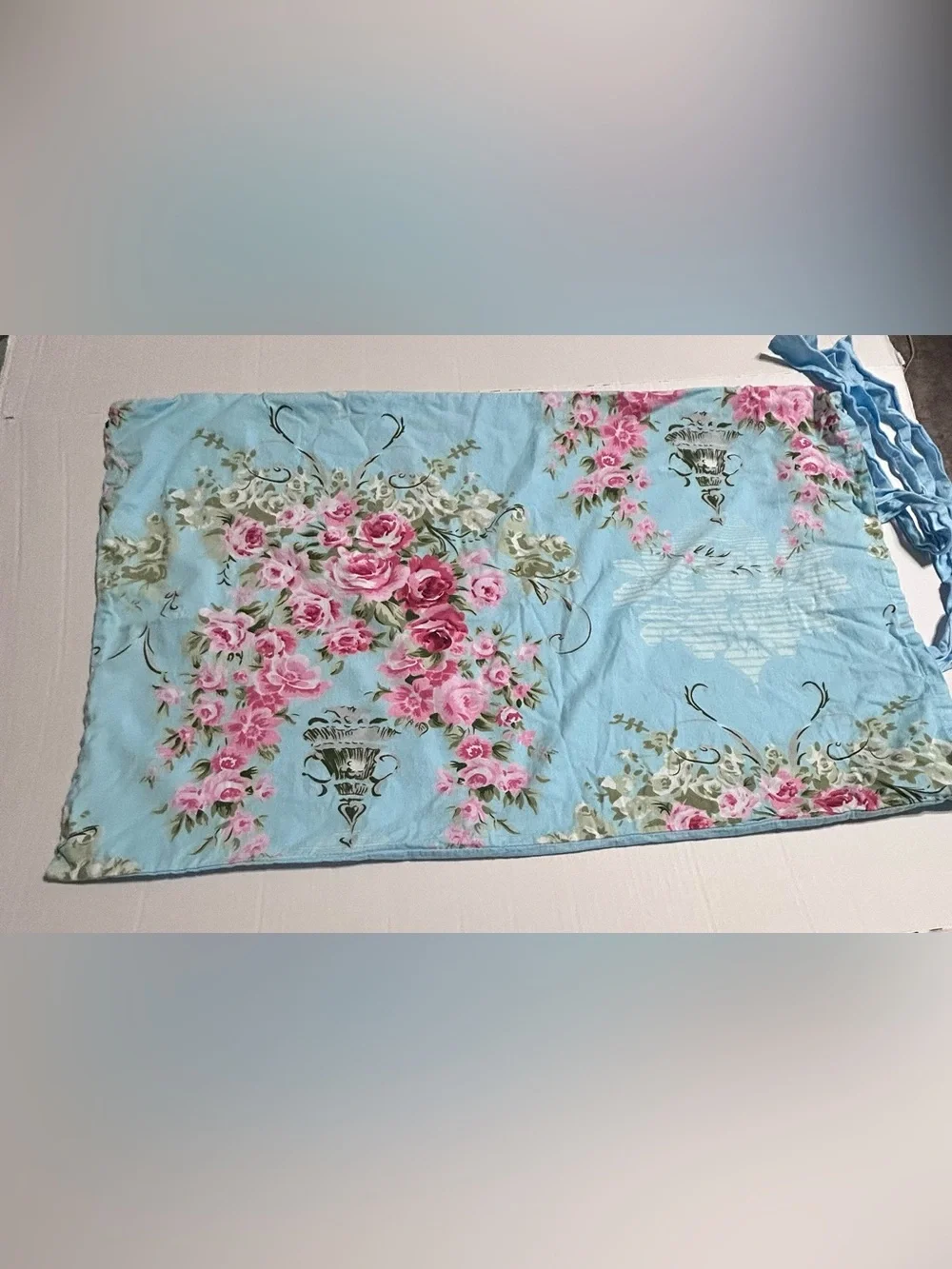 RARE Vintage Floral Aqua Blue King Pillowcase. Vintage Cottage Style.